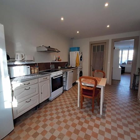 Le Plain Pied Sur Place Le Mele-sur-Sarthe Ngoại thất bức ảnh