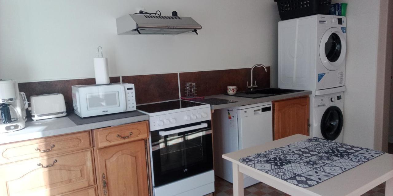 Le Plain Pied Sur Place Le Mele-sur-Sarthe Ngoại thất bức ảnh