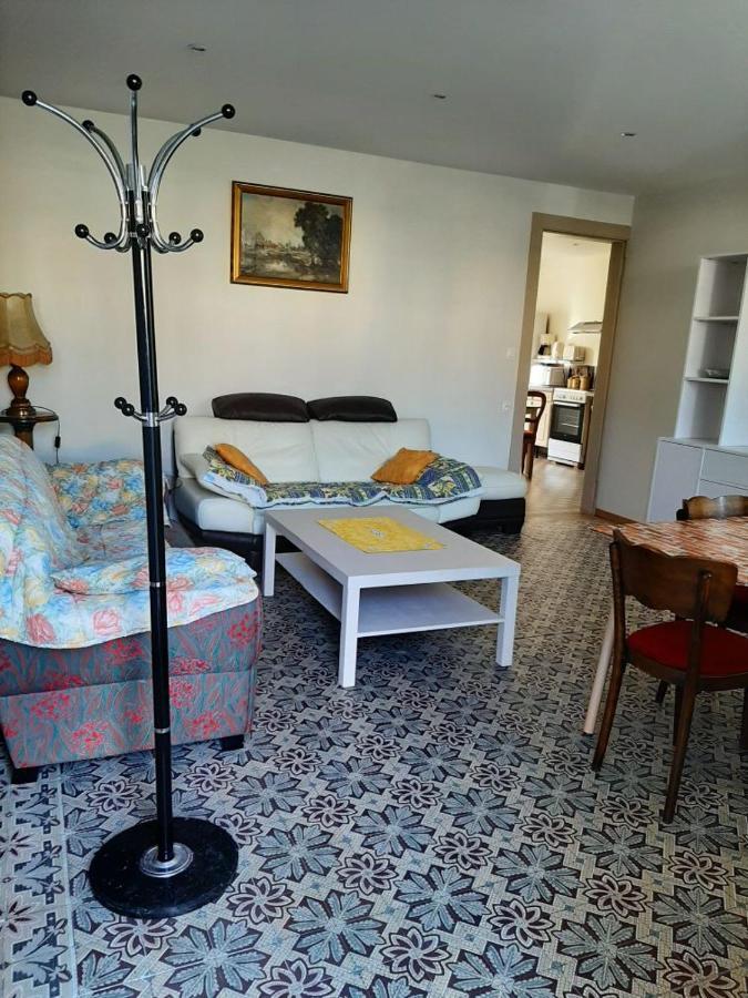 Le Plain Pied Sur Place Le Mele-sur-Sarthe Ngoại thất bức ảnh