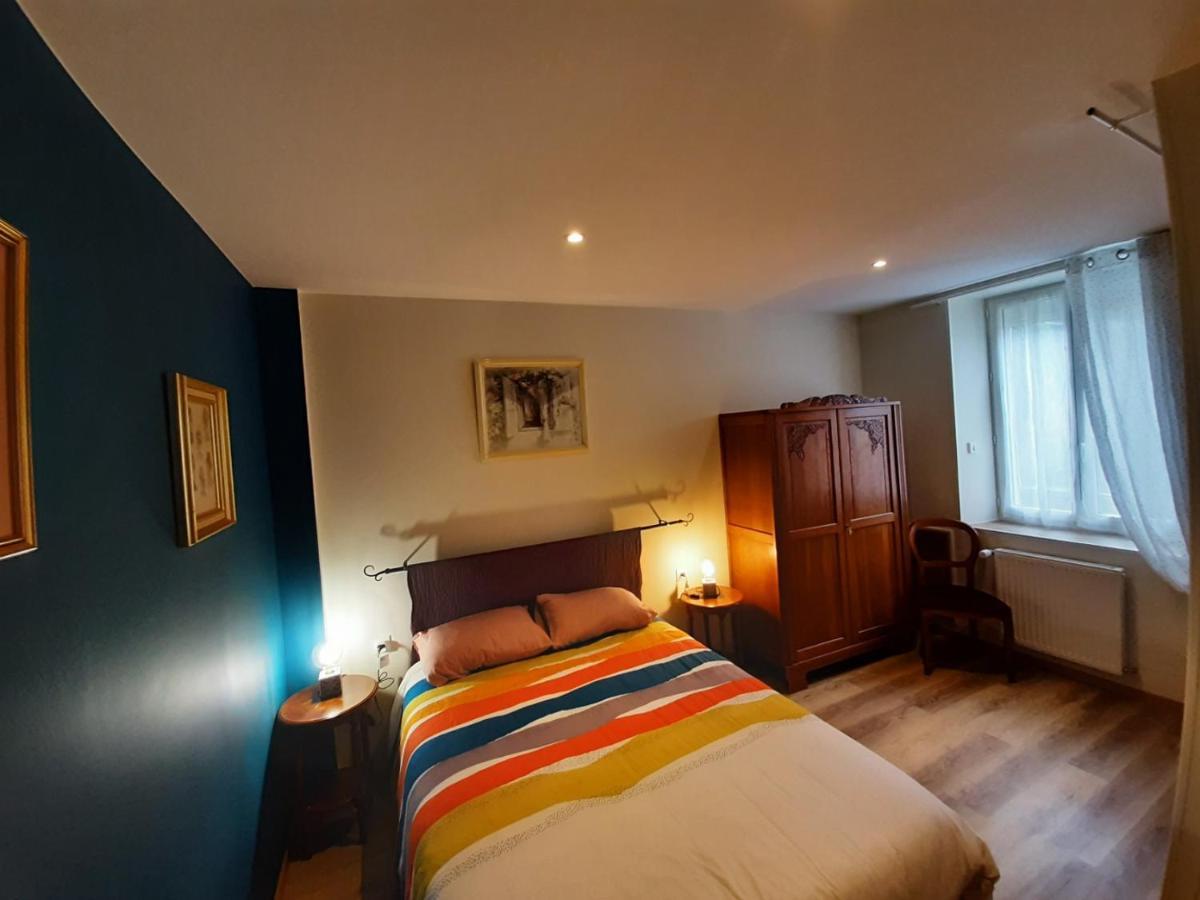 Le Plain Pied Sur Place Le Mele-sur-Sarthe Ngoại thất bức ảnh