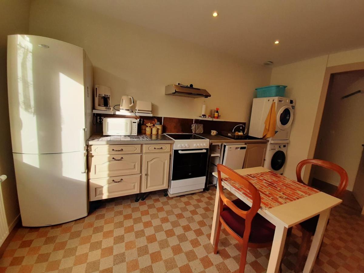 Le Plain Pied Sur Place Le Mele-sur-Sarthe Ngoại thất bức ảnh