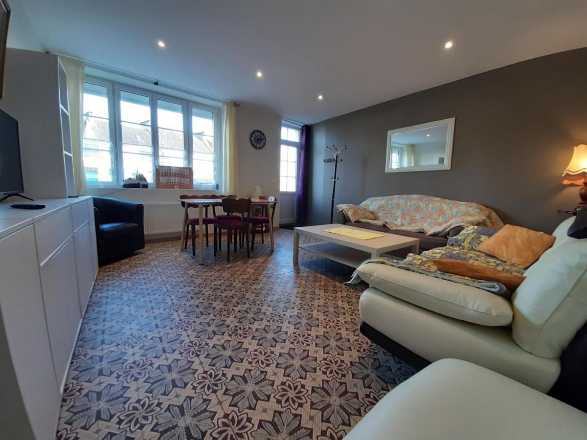 Le Plain Pied Sur Place Le Mele-sur-Sarthe Ngoại thất bức ảnh